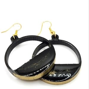 🔥🖤🔥NEW Black/Gold Fashion Dangly Earrings